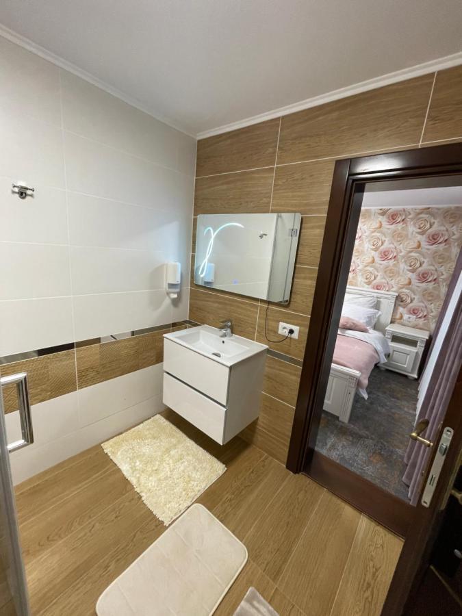 Pensiunea Alexolar New One Arada Exterior photo